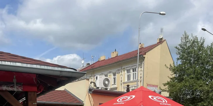 Hot dog, burger s hovězím i kuřecími nugetkami nebo tortila či gyros a hranolky pro dva