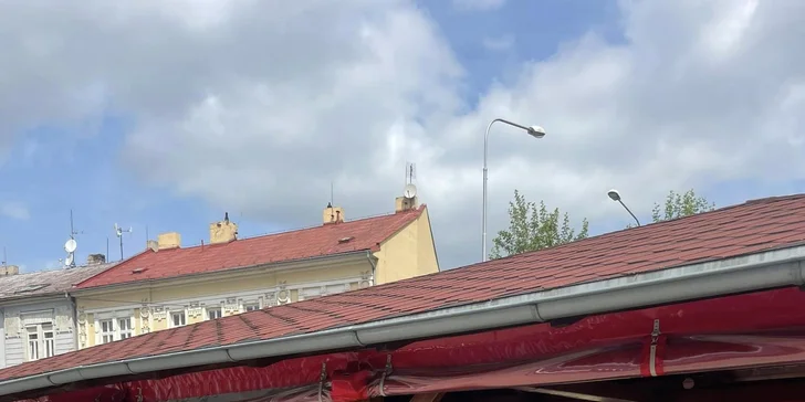 Hot dog, burger s hovězím i kuřecími nugetkami nebo tortila či gyros a hranolky pro dva