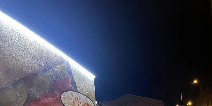 Hot dog, burger s hovězím i kuřecími nugetkami nebo tortila či gyros a hranolky pro dva