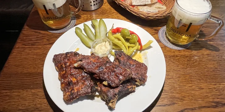 Degustační set 3 piv i vepřová žebra nebo koleno s pivem pro 2 osoby