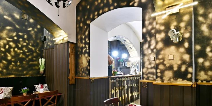 Orientální 3chodové degustační menu i s lahví vína pro 2 osoby v restauraci Babylon na Novém Městě
