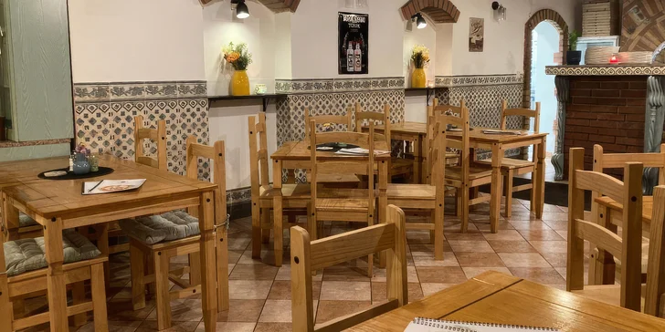 Dvě pizzy dle výběru o průměru 33 cm: varianty s rajčatovým i smetanovým základem