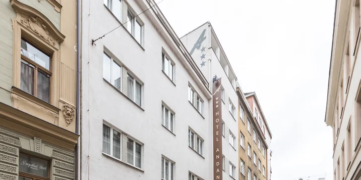 Pobyt v centru Prahy: pro jednotlivce i rodinu vč. snídaně a prosecca na pokoji