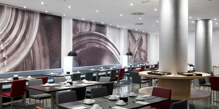 Moderní hotel v Barceloně: jen 15 minut od pláže, skvělá dostupnost do centra, snídaně v ceně