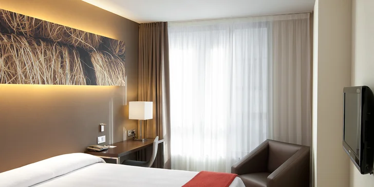 Moderní hotel v Barceloně: jen 15 minut od pláže, skvělá dostupnost do centra, snídaně v ceně