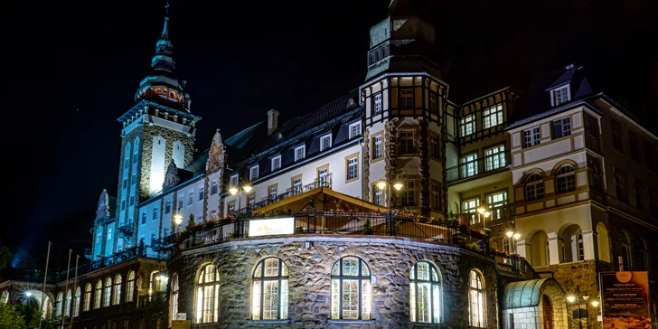 Luxusní dovolená na zámku: neomezený wellness i polopenze, 2 děti zdarma