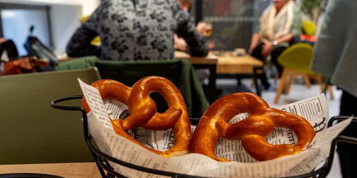 Jumbo talíř pro 2–4 osoby: slider burgery, žebra, nachos a mnoho dalšího