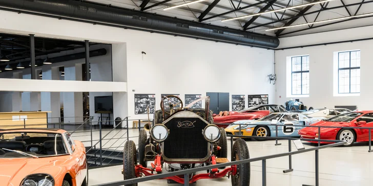Ve znamení rychlosti: vstupné do Automoto Musea Lučany pro dospělého