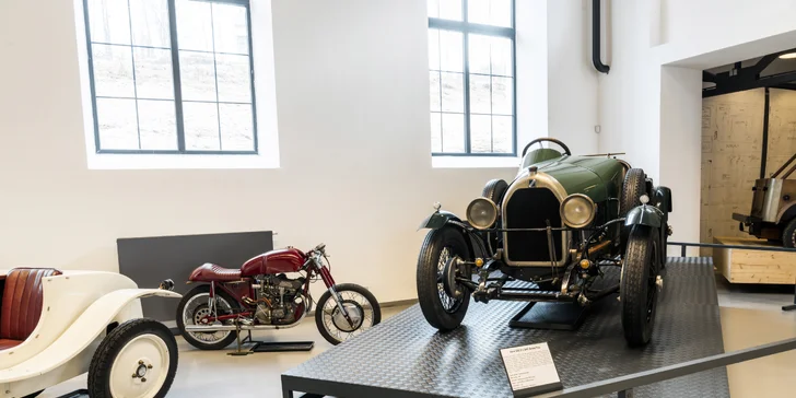 Ve znamení rychlosti: vstupné do Automoto Musea Lučany pro dospělého