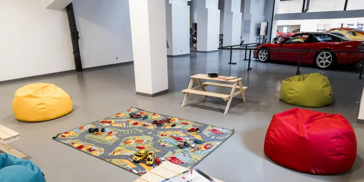 Ve znamení rychlosti: vstupné do Automoto Musea Lučany pro dospělého