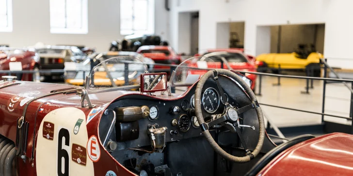 Ve znamení rychlosti: vstupné do Automoto Musea Lučany pro dospělého