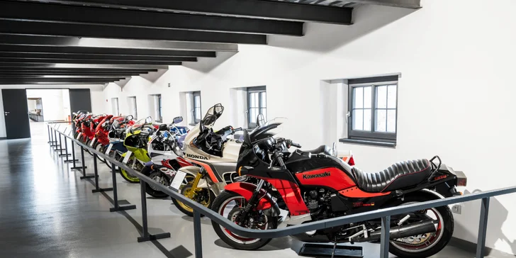 Ve znamení rychlosti: vstupné do Automoto Musea Lučany pro dospělého