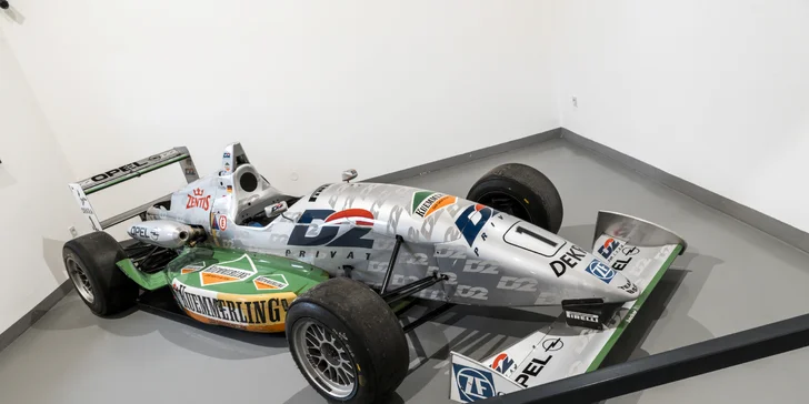Ve znamení rychlosti: vstupné do Automoto Musea Lučany pro dospělého