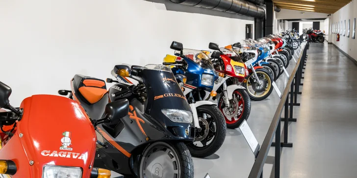 Ve znamení rychlosti: vstupné do Automoto Musea Lučany pro dospělého