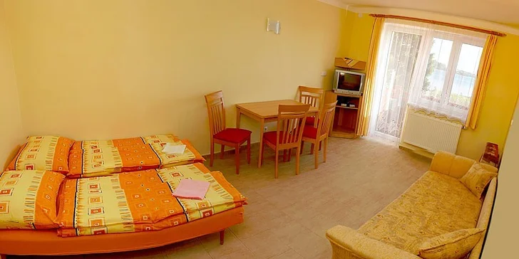 Ubytováni budete ve dvou až čtyřlůžkových pokojích.