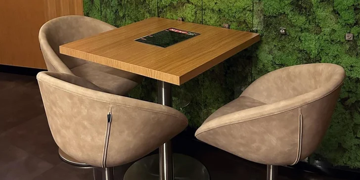 Burger podle výběru ze dvou druhů, hranolky, dip a limonáda pro 1 osobu
