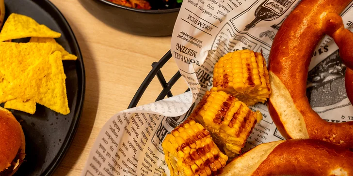 Jumbo talíř pro 2–4 osoby: slider burgery, žebra, nachos a mnoho dalšího