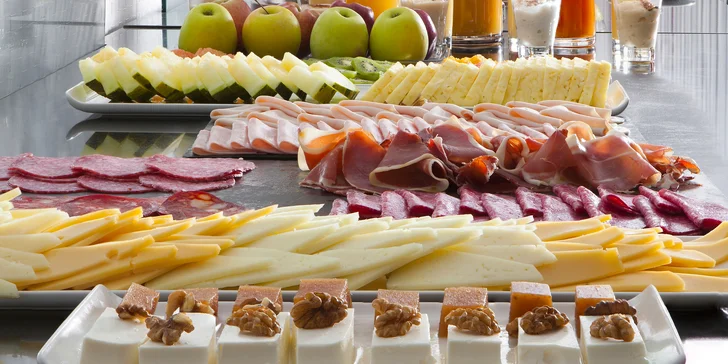 Moderní hotel v Barceloně: jen 15 minut od pláže, skvělá dostupnost do centra, snídaně v ceně