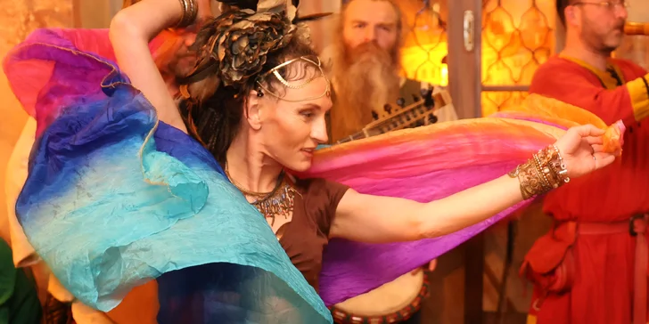 Sobotní středověká show, čtyřchodové menu s neomezená konzumace nápojů pro 1 až 4 osoby