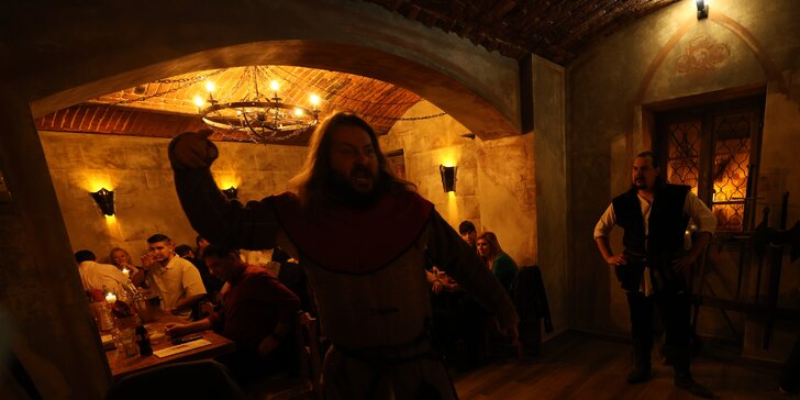 Sobotní středověká show, čtyřchodové menu s neomezená konzumace nápojů pro 1 až 4 osoby