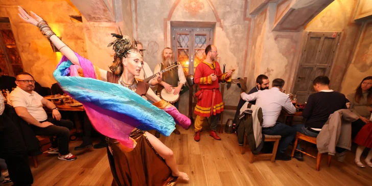 Sobotní středověká show, čtyřchodové menu s neomezená konzumace nápojů pro 1 až 4 osoby