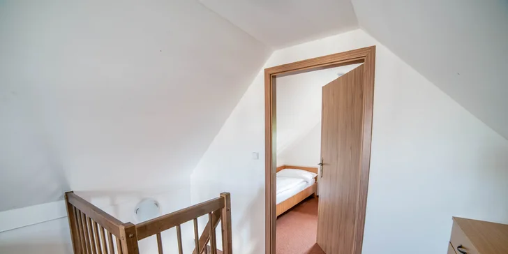 Relax v srdci Slovácka: sleva na wellness a sporty, bydlení v penzionu, sudu, vinařské búdě či stodole pro 12 lidí