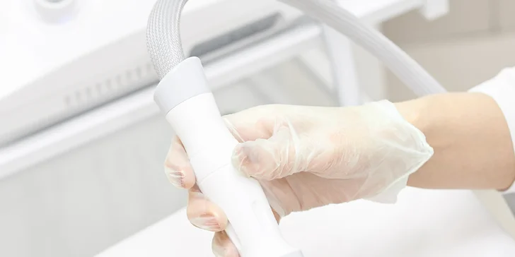 Přístrojové anti-age ošetření, intenzivní výživa, detox procedury pro různé typy pleti