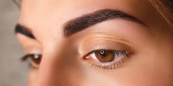 Obočí bez starostí: Permanentní make-up obočí pudrovou metodou