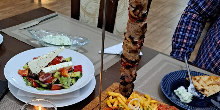 Všechny chutě Peloponésu: degustace vyhlášených pochoutek v tradiční řecké restauraci