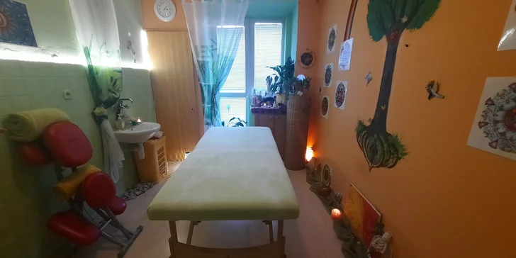 Masáž dle výběru: reflexní masáž nohou s klasickou, infrasauna a lymfodrenáž nebo masáž celého těla