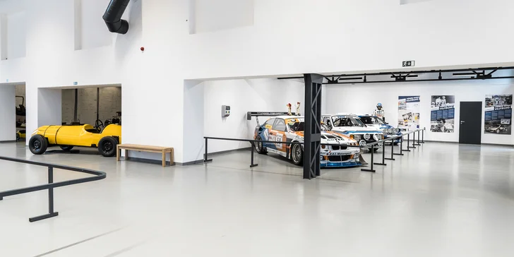 Ve znamení rychlosti: vstupné do Automoto Musea Lučany pro dospělého