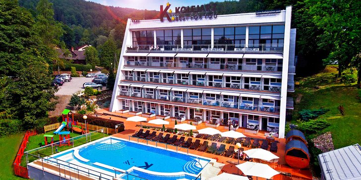 Hotel obklopený horami a lesy: dovolená se snídaní či polopenzí, neomezeným wellness i zábavou