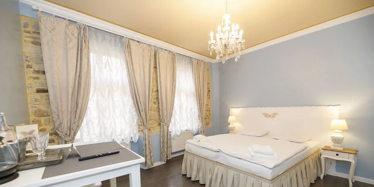 Romantický pobyt v srdci Prahy: elegantní ubytování se snídaní i kreditem na večeři