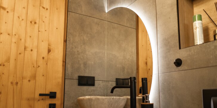 Pobyt ve vybavené wellness chatě s finskou saunou pro 2 osoby