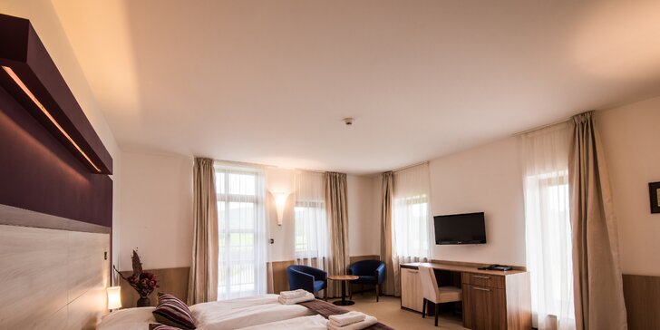 Ubytování v Hotelu Golf Resort Olomouc: snídaně, lekce golfu každé dopoledne i neomezené hřiště