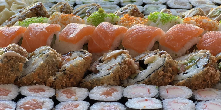 Vymazlené sushi sety pro celou partu: 98-108 ks maki, nigiri i rolek v tempuře