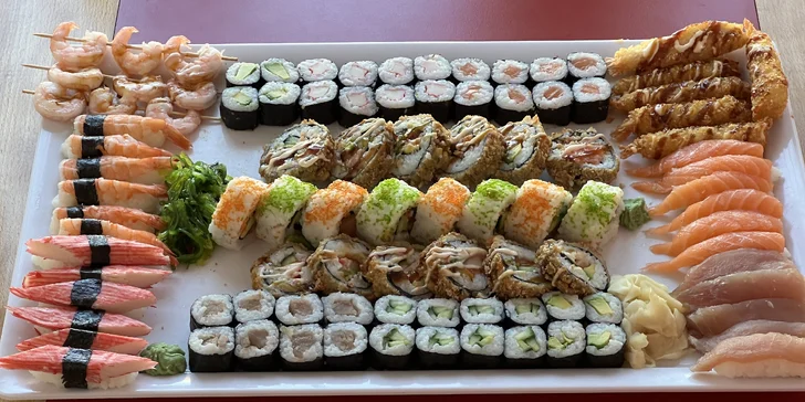 Vymazlené sushi sety pro celou partu: 98-108 ks maki, nigiri i rolek v tempuře
