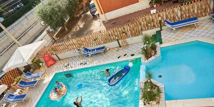 Pobyt v Rimini: snídaně, bazén, písečná pláž 10 minut pěšky od hotelu, first minute sleva