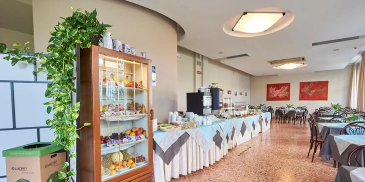 Pobyt v Rimini: snídaně, bazén, písečná pláž 10 minut pěšky od hotelu, first minute sleva