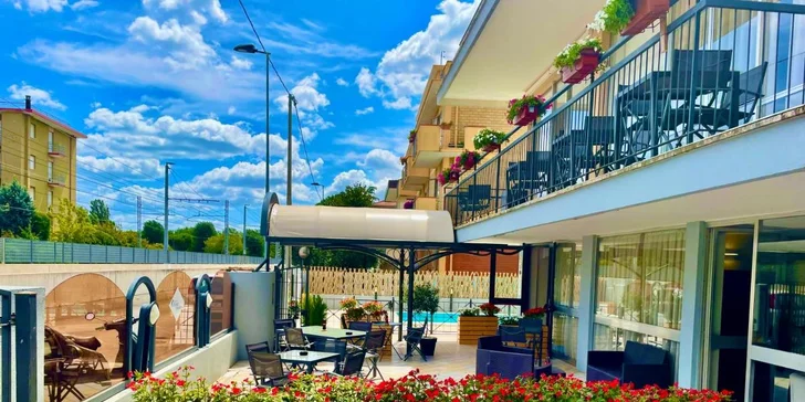 Pobyt v Rimini: snídaně, bazén, písečná pláž 10 minut pěšky od hotelu, first minute sleva