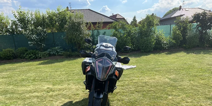 Půjčení terénní a silniční motorky KTM na den, víkend nebo i na celý týden