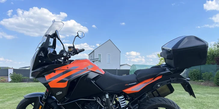 Půjčení terénní a silniční motorky KTM na den, víkend nebo i na celý týden
