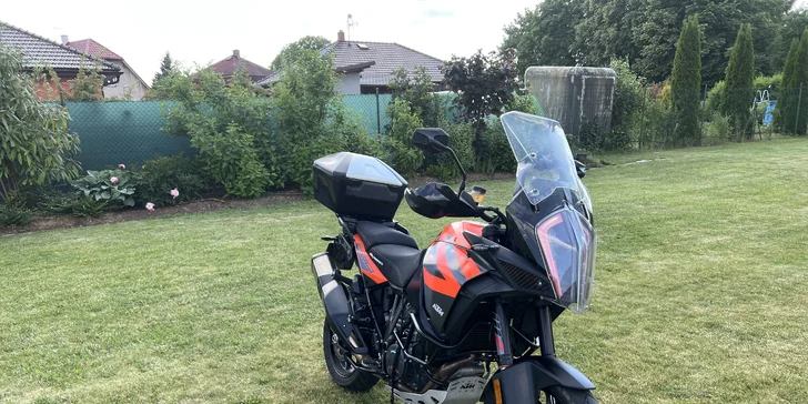 Půjčení terénní a silniční motorky KTM na den, víkend nebo i na celý týden