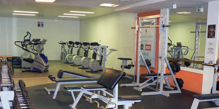 Cvičit budete ve Fitness Vagon, které je kousek od metra Národní třída. 