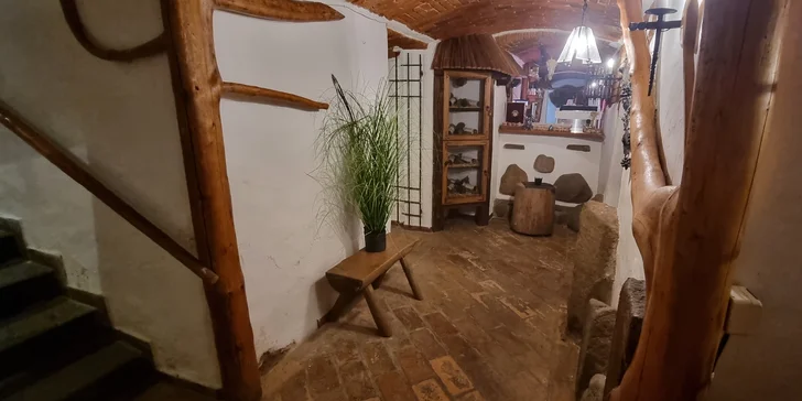 Vykostěné pečené vepřové koleno, chleba a pochutiny pro 1 nebo 2 osoby