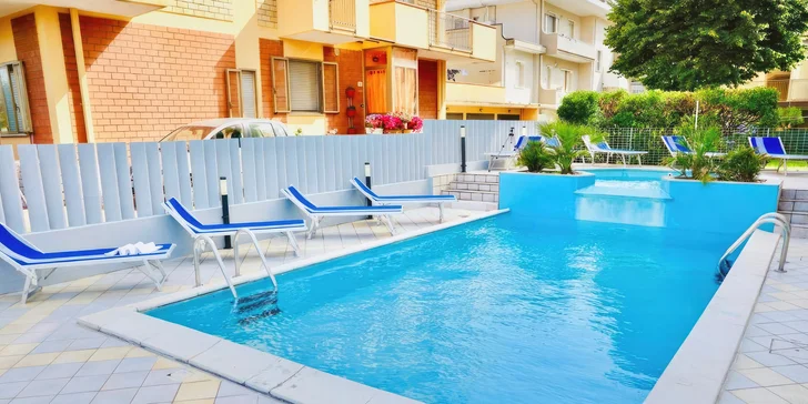 Pobyt v Rimini: snídaně, bazén, písečná pláž 10 minut pěšky od hotelu, first minute sleva