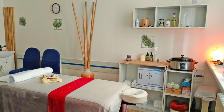 Masáž v thajském masážním salonu: lávové kameny, bylinky, lymfodrenáž i antistresová masáž