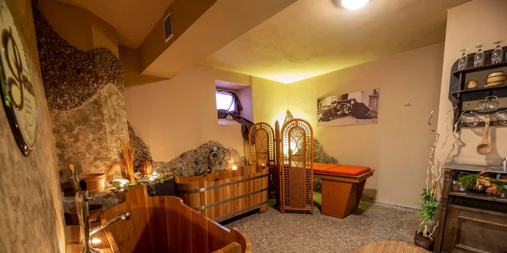 Privátní wellness: finská sauna s lahví prosecca nebo pivní či vinná lázeň