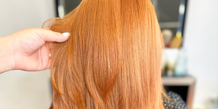 Hloubková regenerace pro poškozené vlasy, mytí, střih i závěrečný styling: všechny délky vlasů