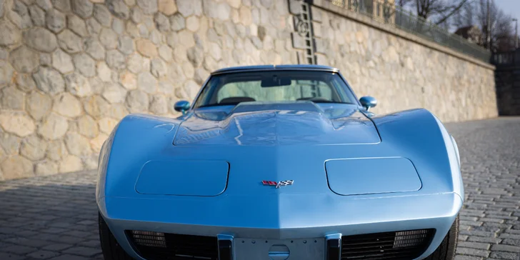 Jízda ve veteránské klasice Chevrolet Corvette V8 1979: na výběr 20, 40 či 50 minut řízení nebo spolujízdy
